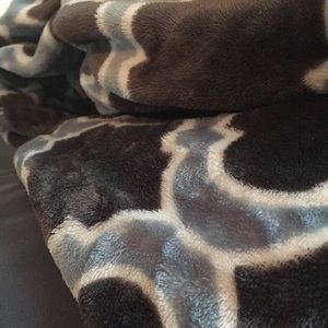 Meet your Posher, Holly